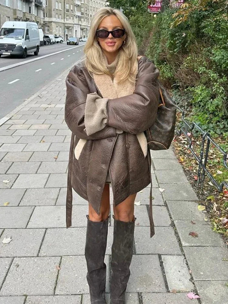 LE MANTEAU EN CUIR CEINTURÉ MARCELLA