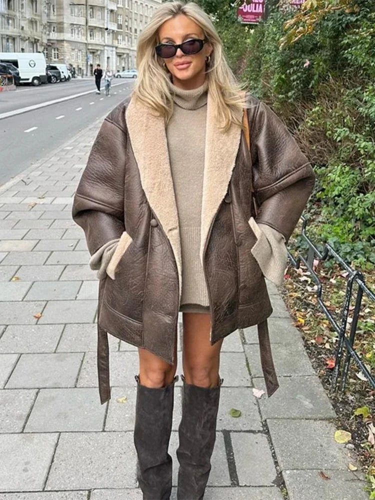 LE MANTEAU EN CUIR CEINTURÉ MARCELLA