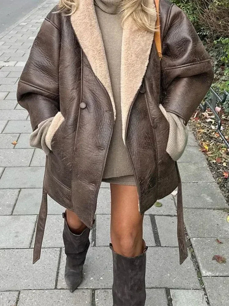 LE MANTEAU EN CUIR CEINTURÉ MARCELLA